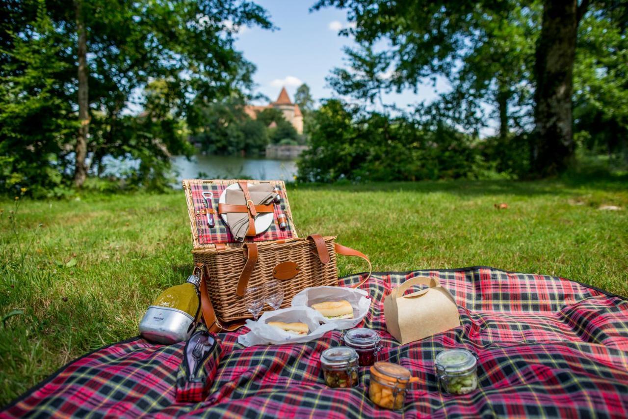 Hotel Domaine Des Etangs, Auberge Resorts Collection Massignac Екстериор снимка