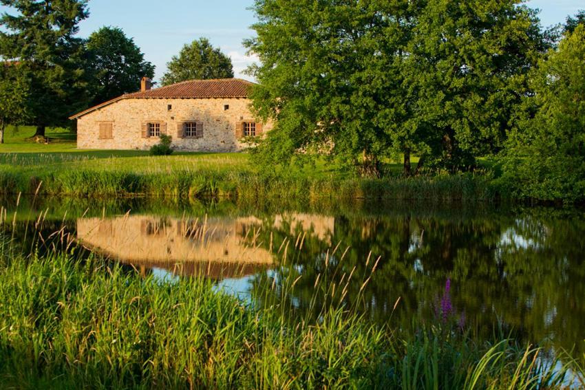 Hotel Domaine Des Etangs, Auberge Resorts Collection Massignac Екстериор снимка