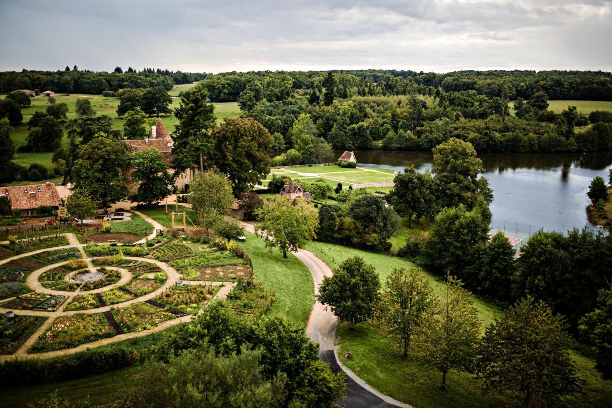 Hotel Domaine Des Etangs, Auberge Resorts Collection Massignac Екстериор снимка