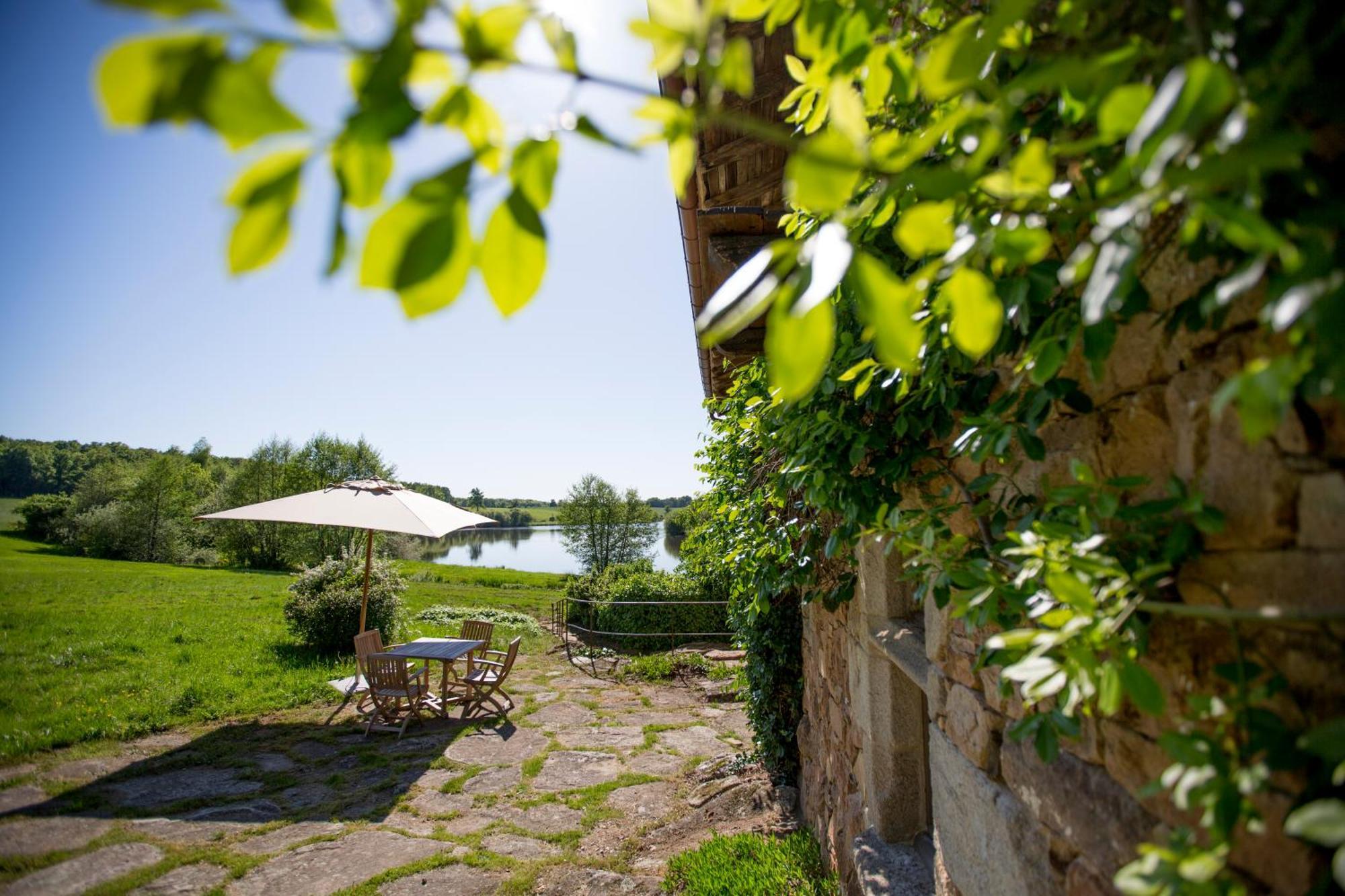 Hotel Domaine Des Etangs, Auberge Resorts Collection Massignac Екстериор снимка