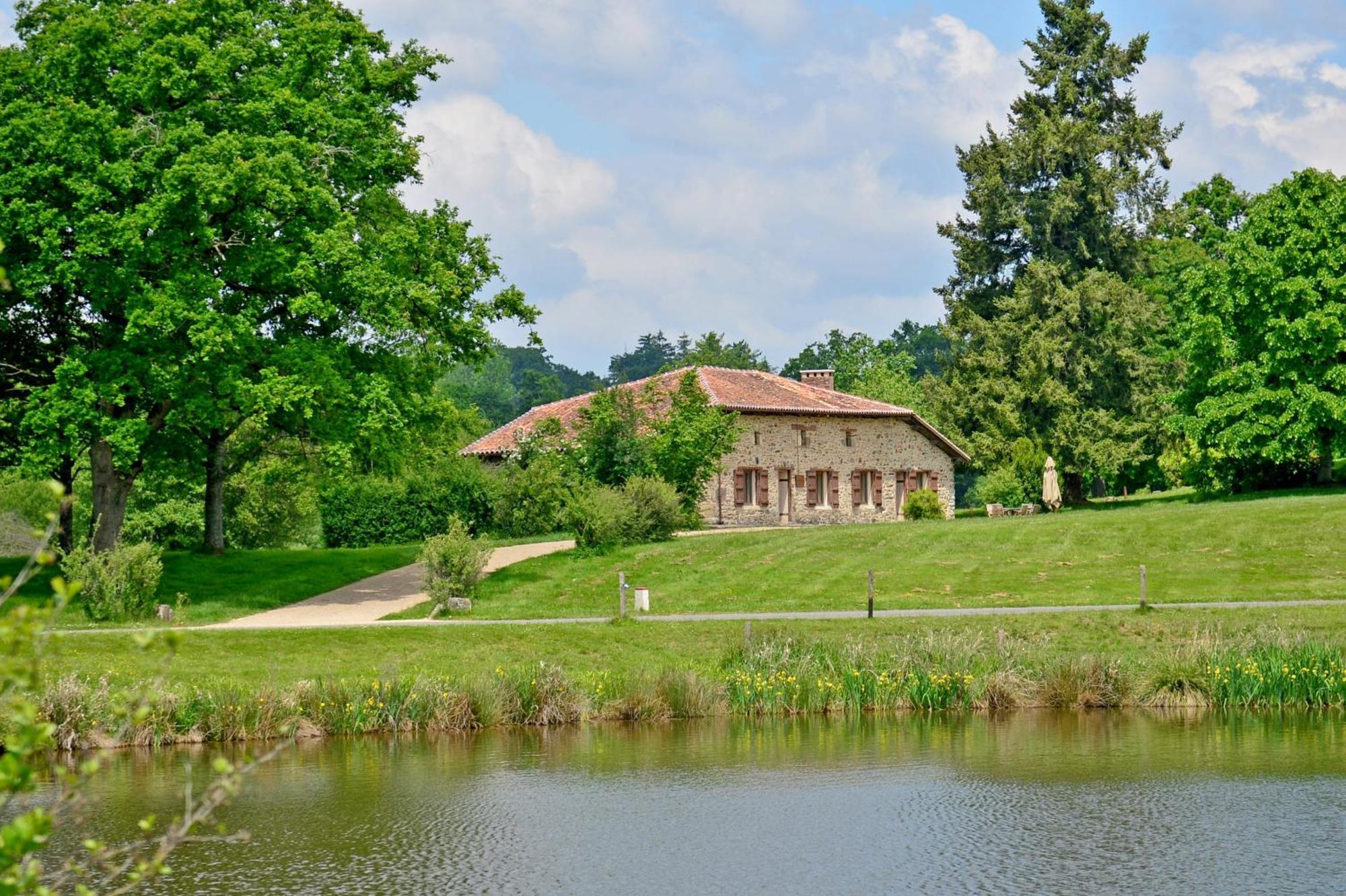 Hotel Domaine Des Etangs, Auberge Resorts Collection Massignac Стая снимка