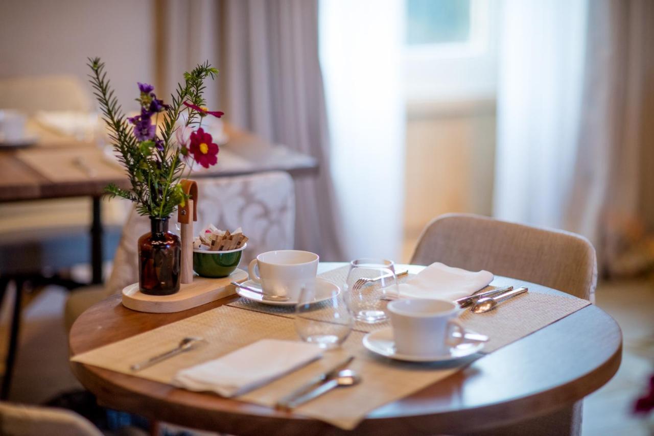 Hotel Domaine Des Etangs, Auberge Resorts Collection Massignac Екстериор снимка